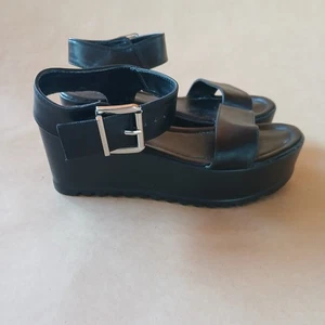 Herstyle Damenschuhe Größe 7 Carita schwarz Knöchelriemen Plateau Keilsandale - Bild 1 von 10
