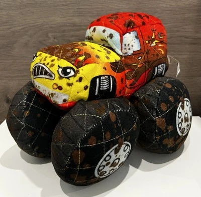 Juguete de peluche para perro Leaps & Bounds Ruffest & Tuffest Monster Truck Foto 1 de 4