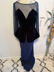 $1091 Vestido Chiara Boni Para Mujer Azul Terciopelo Peplum Illusion Talla 46 - Imagen 1 de 9