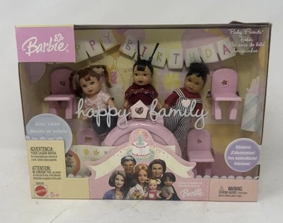 Barbie Familia Feliz Vecindario Bebé Amigos Feliz 1 Cumpleaños NRFB #B9216 RARO Foto 1 de 4