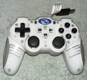 Game Elements Recoil GGE909 White USB Game Controller - Picture 1 of 4