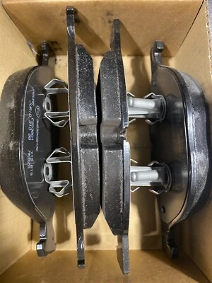 Подлинный новый Jaguar XJ (2010-) передние тормозные колодки для 5 литров V8 (пожалуйста, отправьте reg) - Изображение 1 из 2