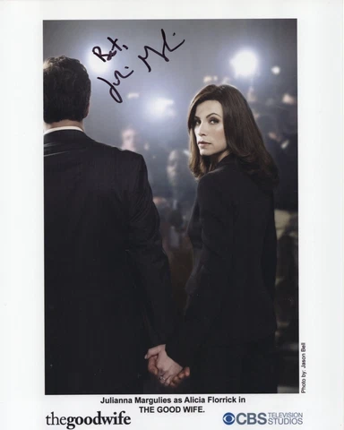 JULIANNA MARGULIES - Signed 10x8 Photograph - TV - THE GOOD WIFE Cover