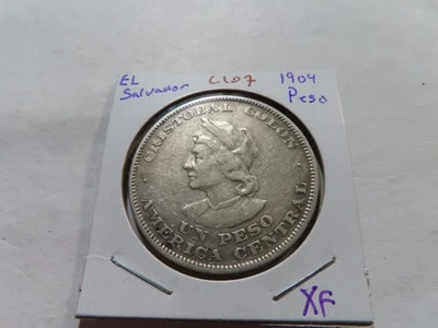 C107 El Salvador 1904 Peso Plata XF Foto 1 de 2