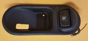 LAND ROVER DISCOVERY II LEFT REAR DRIVER DOOR HANDLE BEZEL TRIM WINDOW SWITCH LR - Picture 1 of 10