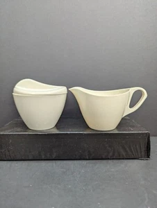 Vintage Melmac Melamine White Cream and Sugar Set with Lid - Picture 1 of 6