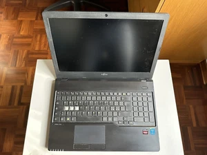 Notebook Fujitsu Lifebook E555G - GUASTO da riparare o per pezzi di ricambio - Foto 1 di 3