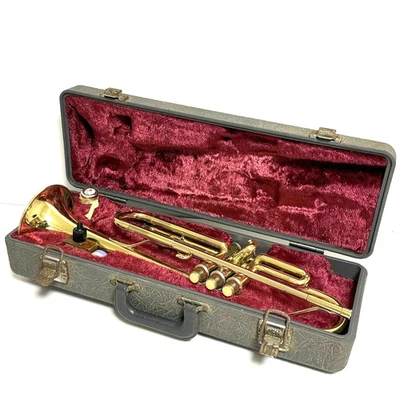 Yamaha YTR-235 Trumpet With hard Case Vintage Musical Instulemental Wind - Image 1 of 4