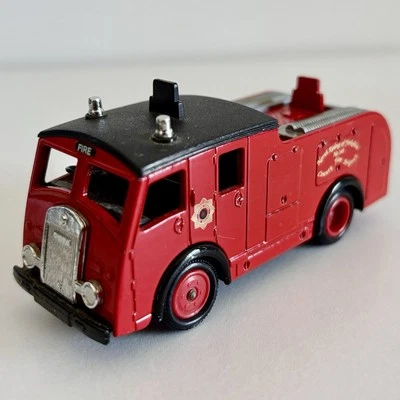 1955 Dennis F8 Fire Engine London Fire Brigade Lledo Days Gone Collectable Toy - Image 1 of 3