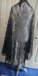 Antique Victorian Black Chantilly Lace Mourning Shawl Funeral Veil Evening Shawl - Picture 1 of 19