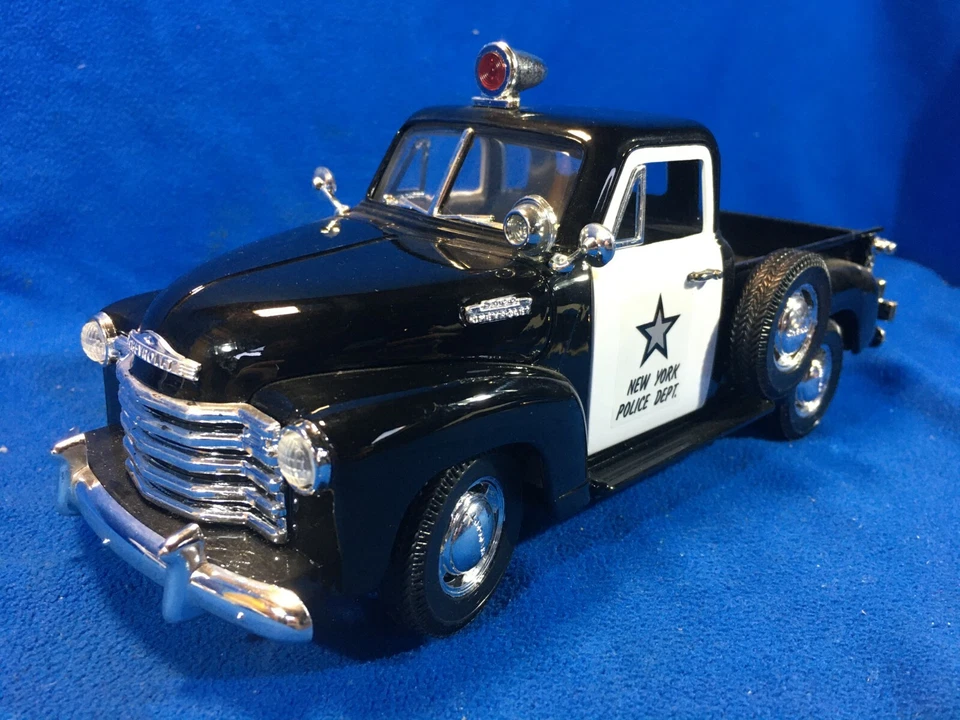 MIRA - SOLIDO' 1:18 POLICE CHEVROLET PICKUP 1953 - Immagine 1 di 4