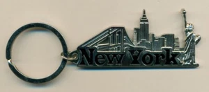 KEY RING -KEY CHAIN -NEW YORK #5 -BLACK LETTERS-SKYLINE-STATUE OF LIBERTY-EMPIRE - Picture 1 of 2
