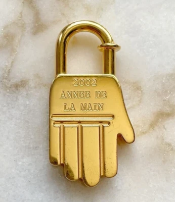 Hermes Key Ring  Cadena Charm Gold  2002 ANNEE DE LA MAIN - Image 1 of 4