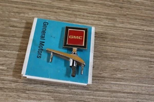 GM NOS 1981-1991 GMC Truck Hood Ornament Never Installed GM# 14032782 - Picture 1 of 7
