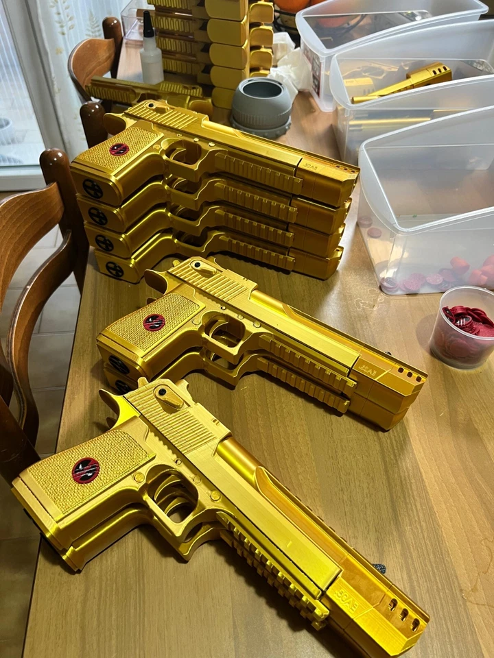 x2 Deadpool's Hand Cannon Desert Eagle Gun Toys Prop Gold Black Silver  1:1 Foto 1 de 4