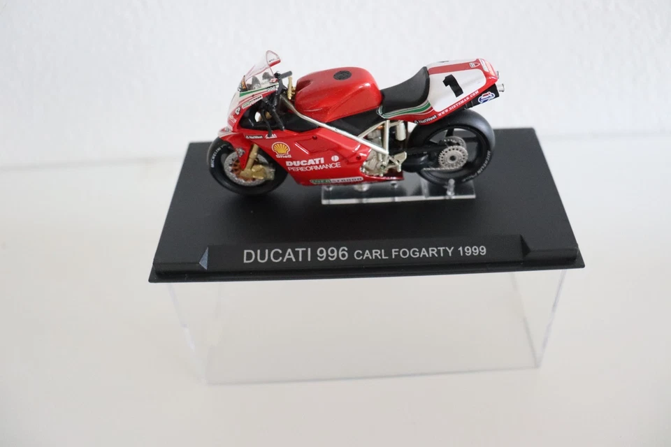  Modellino Moto Ducati 996 Superbike 1999 Carl Fogarty scala 1/24 - Immagine 1 di 1