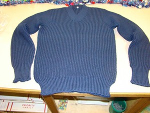 M. Oferta 50% Off Sweater Burdeo C Mangas Negras De Lana M. Oferta 50% Off Sweater Burdeo C Mangas Negras De Lana