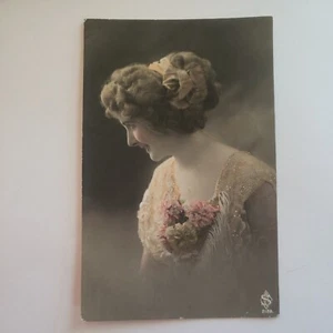 Postkarte RPPCBlack weiß farbig rosa Frau hübsch posierend do Sar 2128 1911 - Bild 1 von 4