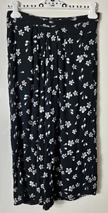 PATRONS OF PEACE Black Daisy Flower Cropped 100% Rayon Trousers Size UK M 12 14 - Picture 1 of 5