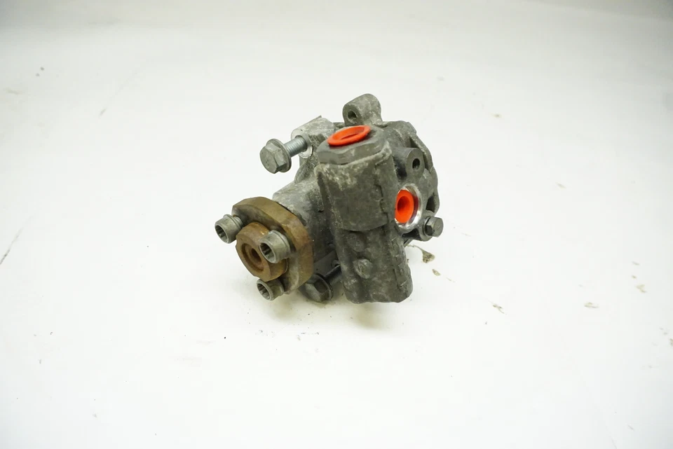 Bomba de dirección asistida Volkswagen Jetta 2011-2014 5C0422152G Foto 1 de 4