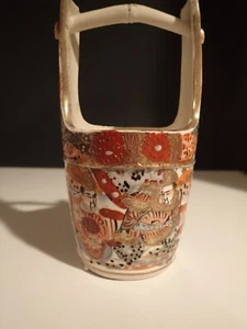 ANTIGUO CUBO SATSUMA PERÍODO MEIJI ESCULTURA JAPONESA FIRMADA PINTADA A MANO DORADA - Imagen 1 de 7