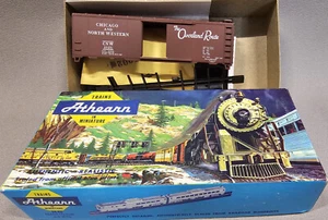 NOS Athearn Bev-Bel HO Scale Chicago & North Western 40' Box Car Kit 841-2 2121 - Bild 1 von 3