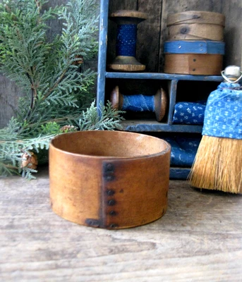 Small Early Antique Wood Measure Wood Peg Construction - Image 1 of 4