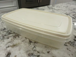 Vintage Rubbermaid Servin Saver #6 contenitore trasparente con coperchio a mandorla 7 tazze 1,7 L usato in ottime condizioni - Foto 1 di 8