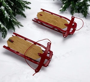 Juego de 2 adornos de árbol de Navidad trineo de madera de metal rojo del medio oeste decoración navideña - Imagen 1 de 6