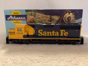 Athearn #4581 HO Scale Santa Fe GP50 Phase II Powered Locomotive #3841 DC - Picture 1 of 9