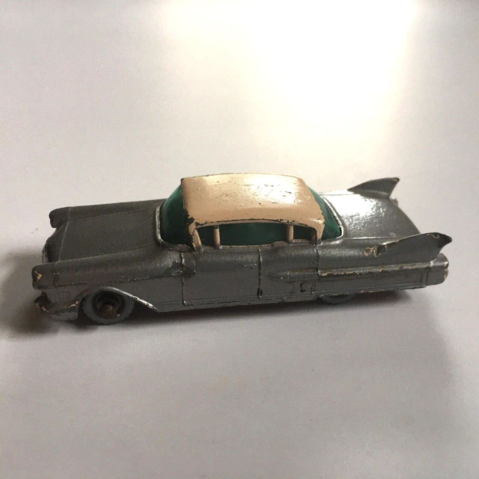 Lesney Matchbox Cadillac Sixty Special Nº 27 Ruedas Gris Plata Diecast 75 1961 Foto 1 de 4