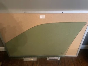 BMW 318i 325i 328i E36 Sedan Passenger Right Front Door Window Glass 1992-1998 - Picture 1 of 1