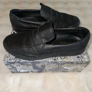 Globe Australia Liaizon Wasted Talent Shoes Size 10 Men Skateboard Black Slip On - Picture 1 of 10