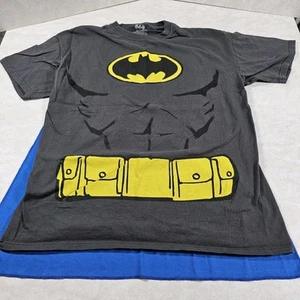 DC Comics Batman Torso Con Capa Azul Adulto Grande Juegos con disfraces Camiseta Usada - Imagen 1 de 9