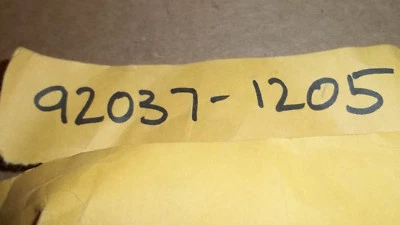 Kawasaki OEM Nueva abrazadera de cubierta de silenciador 92037-1205 KZ650 KZ750 H1 #7119 Foto 1 de 3