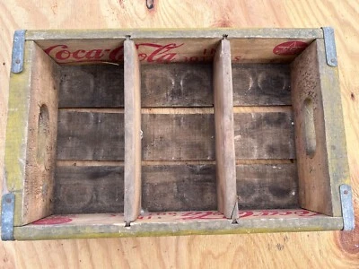 Botella de madera de coca cola amarilla vintage gran botella Foto 1 de 4