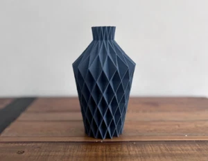 3D Printed Origami Decorative Dried Flower Vase - Ornamental Vase - 15cm Tall - Picture 1 of 2