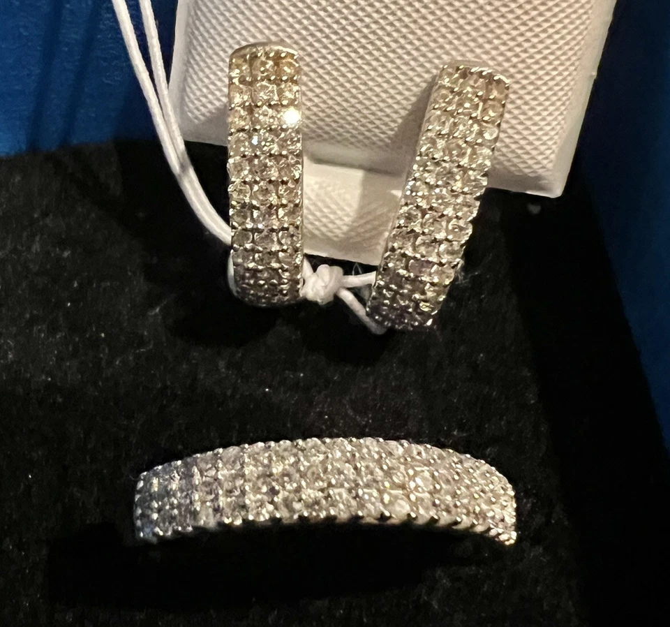 Brincos Pave 1/2 Eternity 925 banda SS anel folheado a ródio tamanho 10 e Pave Huggie - Imagem 1 de 4