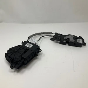 BMW X1 F48 F49 2015 Rear Trunk Lock Actuator System UK735711207 UA737400608 OEM - Picture 1 of 6