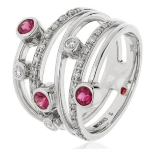 Anillo redondo de diamantes brillantes de 0,70 quilates con rubí y F VS en oro blanco de 18 quilates, multibanda - Imagen 1 de 2