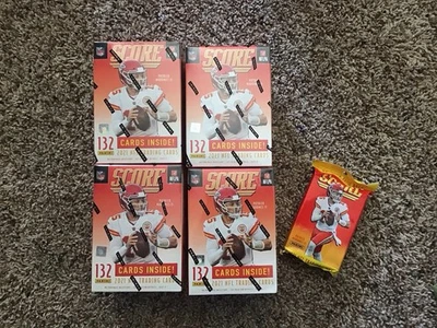 Lote de 4 blasters de fútbol americano Panini NFL Score 2021 con paquete de grasa Foto 1 de 4