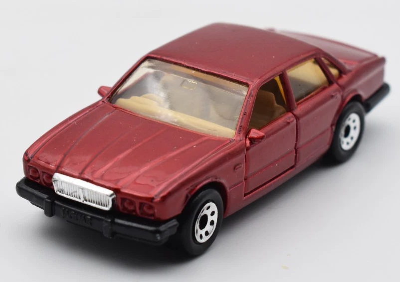 Matchbox Superfast Jaguar XJ 6 red. black metal base plate. Made in Macau - Image 1 of 4