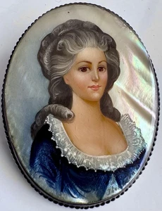 Broche ruso antiguo original "Retrato de mujer", Fedoskino, 1993, firmado. - Imagen 1 de 5