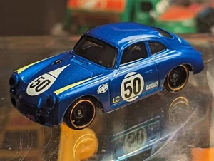KÜHN MIT ELEGANTEM DESIGN RALLYE FAHRZEUG PORSCHE 356 NO.50 MASSSTAB 1:64 HW NEU OHNE OVP MEERBLAU - Bild 1 von 16