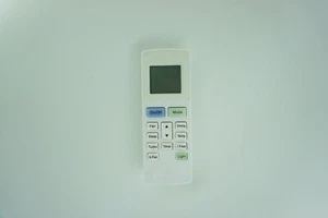 Télécommande pour climatiseur de fenêtre GREE YAW1F9 YAW1F7 GWH28AAE-K3NNA2A - Photo 1/5