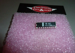 HA11749 "Original" Hitachi 8P/10P DIP IC - Picture 1 of 1