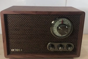 Victrola Retro Bluetooth FM/AM Radio  VRS-2800 Classic Farmhouse B&B Decor NICE - Picture 1 of 10