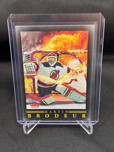2024-25 Upper Deck Credenziali MARTIN BRODEUR Fleer Pro Vision Legends SSP - Foto 1 di 2