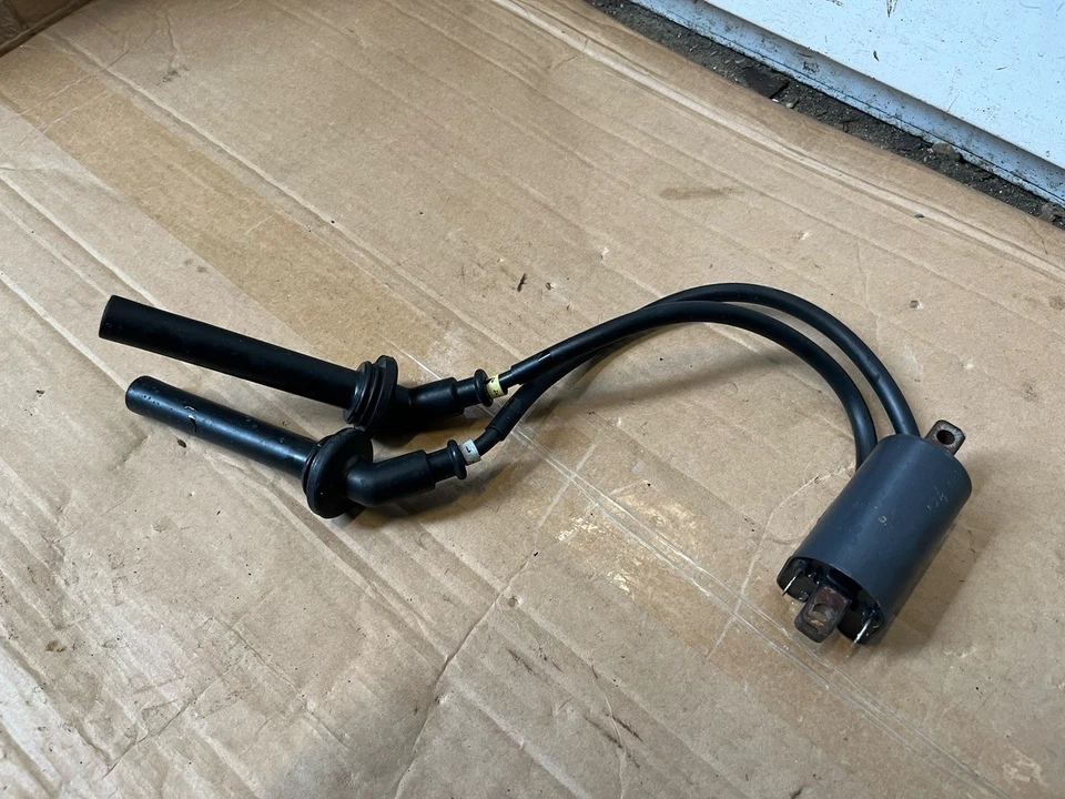 Bobina de encendido Yamaha Diversion Xj6 para enchufes 1&4 de un modelo 2009 Foto 1 de 1