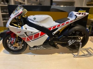 1/12 IXO ALTAYA Yamaha YZR M1 Valentino Rossi 2005 1:12 NO MINICHAMPS - Imagen 1 de 8